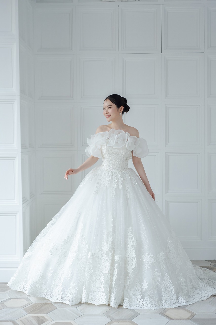 【ぬう】イサムモリタ オフショルダーウェディングドレス ぬう様専用】イサムモリタ オフショルダーウェディングドレス