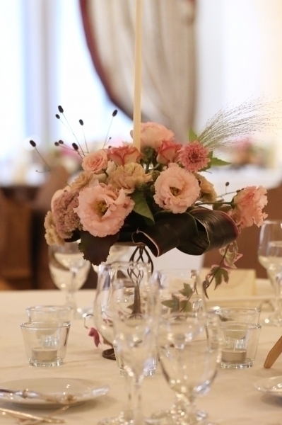 フラワーデザイナー ウェディングクリエーターが創る結婚式 結婚式場探し 大阪なら 阪急ウェディング 公式